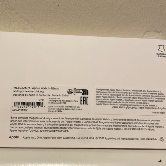 Apple Watch Band Midnight Leather Link 45MM - Picture 4 of 6